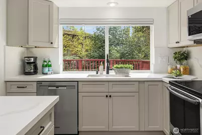 16611 NE 108th Place, Redmond, WA 98052 - Photo 13