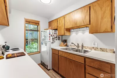 7082 Rainier Way, Glacier, WA 98244 - Photo 5
