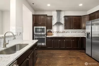 213 157th Place SW, Lynnwood, WA 98087 - Photo 5