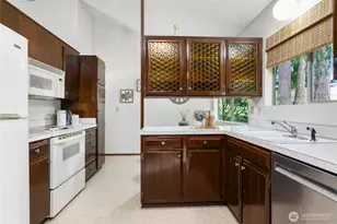 14860 NE 13th St, Bellevue, WA 98007 - Photo 9