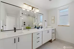 3645 22nd Ave W, Seattle, WA 98199 - Photo 5
