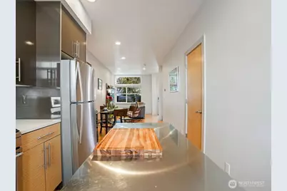 6911 California Avenue SW #C, Seattle, WA 98136 - Photo 11