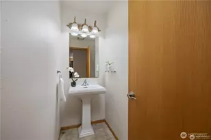 1136 Homestead Dr, Burlington, WA 98233 - Photo 9