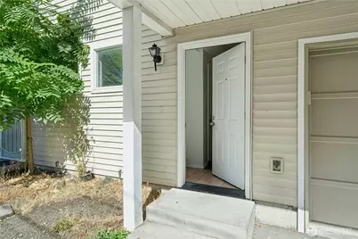 7530 43rd Avenue S #B, Seattle, WA 98118 - Photo 5