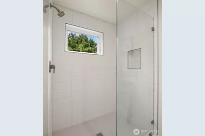 215 NE 123rd Street, Seattle, WA 98125 - Photo 19