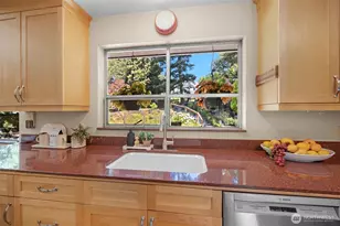 2360 NE 90th St, Seattle, WA 98115 - Photo 15