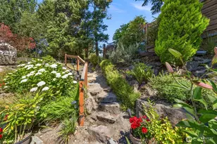 2360 NE 90th St, Seattle, WA 98115 - Photo 35