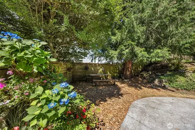 2360 NE 90th Street, Seattle, WA 98115 - Photo 37