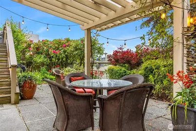 525 W Prospect Street #A, Seattle, WA 98119 - Photo 5