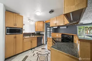 761 S 92nd St, Tacoma, WA 98444 - Photo 5