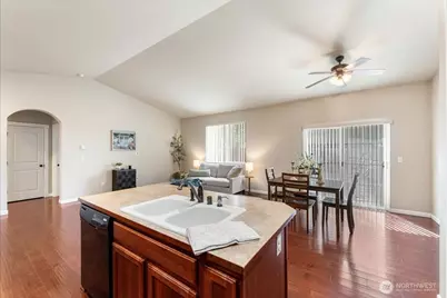 17820 35th Avenue E, Tacoma, WA 98446 - Photo 15