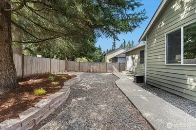 17820 35th Avenue E, Tacoma, WA 98446 - Photo 33