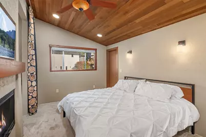 2717 E Lake Sammamish Parkway SE, Sammamish, WA 98075 - Photo 23