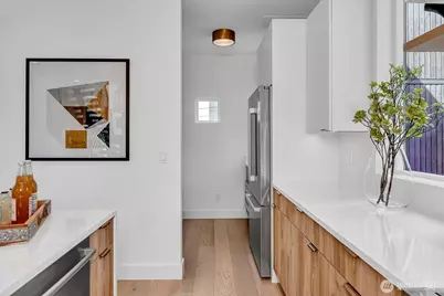 427 102nd Avenue SE, Bellevue, WA 98004 - Photo 11