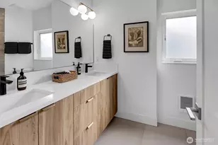 427 102nd Ave SE, Bellevue, WA 98004 - Photo 5