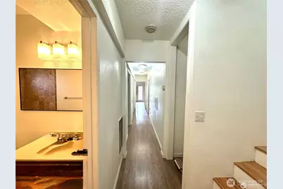 4016 Burton Place W, Seattle, WA 98199 - Photo 17