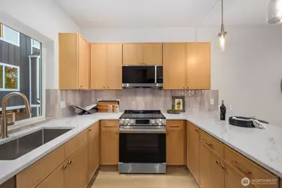 13321 3rd Avenue NE, Seattle, WA 98125 - Photo 15
