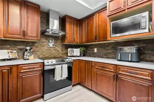 21827 Crest Ln SE, Yelm, WA 98597 - Photo 9