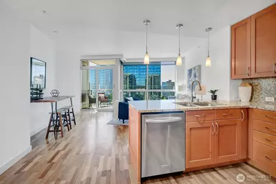 10610 NE 9th Place #1501, Bellevue, WA 98004 - Photo 5