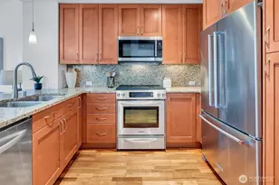 10610 NE 9th Pl, Bellevue, WA 98004 - Photo 7