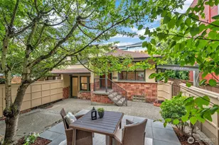 2315 B Franklin Ave E, Seattle, WA 98102 - Photo 1