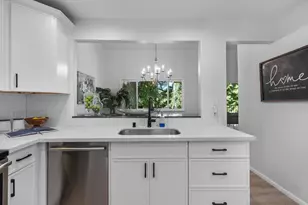 14601 NE 50th Pl, Bellevue, WA 98007 - Photo 11