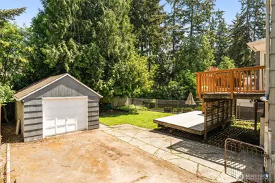 14032 Stone Avenue N, Seattle, WA 98133 - Photo 19