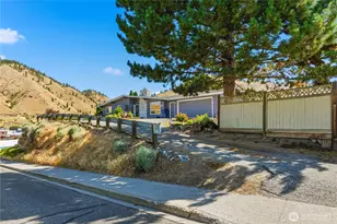 221 Olive St, Cashmere, WA 98815 - Photo 3