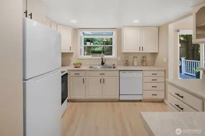 19514 35th Avenue NE, Lake Forest Park, WA 98155 - Photo 7