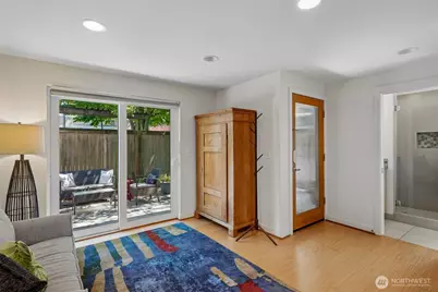 9423 Roosevelt Way NE, Seattle, WA 98115 - Photo 23