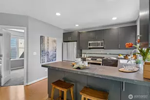 9423 Roosevelt Way NE, Seattle, WA 98115 - Photo 11
