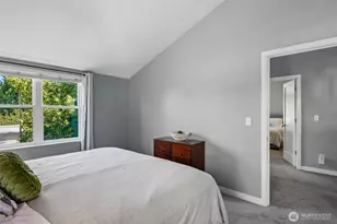 9423 Roosevelt Way NE, Seattle, WA 98115 - Photo 15