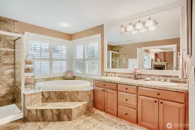 1001 S 38th Court, Renton, WA 98055 - Photo 17