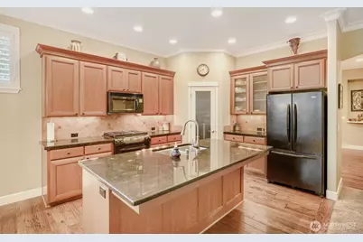 1001 S 38th Court, Renton, WA 98055 - Photo 11