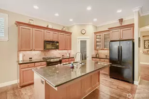 1001 S 38th Ct, Renton, WA 98055 - Photo 11