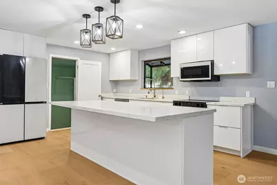 16220 Ambaum Boulevard S, Burien, WA 98148 - Photo 13