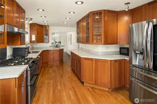 8505 21st Ave NW, Seattle, WA 98117 - Photo 11
