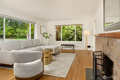 8505 21st Avenue NW, Seattle, WA 98117 - Photo 3