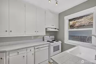 820 S J St, Tacoma, WA 98405 - Photo 33