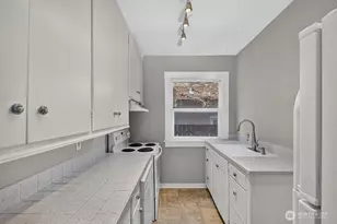 820 S J St, Tacoma, WA 98405 - Photo 29
