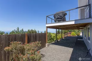 172 Sea View Dr, Port Angeles, WA 98362 - Photo 33