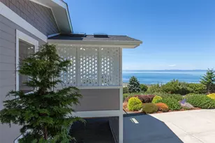 172 Sea View Dr, Port Angeles, WA 98362 - Photo 3