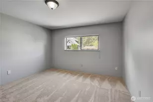 10035 NE 28th Pl, Bellevue, WA 98004 - Photo 13