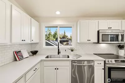 12544 25th Avenue NE, Seattle, WA 98125 - Photo 13