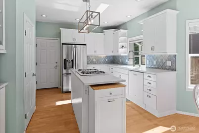 10005 228th Place SE, Woodinville, WA 98077 - Photo 9
