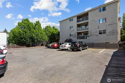845 NE 125th Street #404, Seattle, WA 98125 - Photo 33