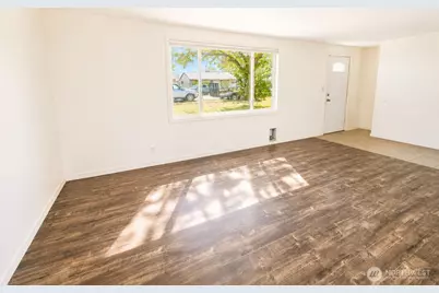 728 S Grand Drive, Moses Lake, WA 98837 - Photo 5