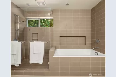 2716 107 Avenue SE, Beaux Arts Village, WA 98004 - Photo 23
