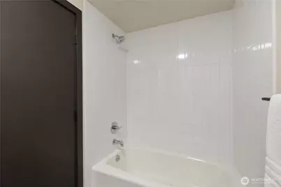 6498 NE Monte Vista Drive, Bainbridge Island, WA 98110 - Photo 35