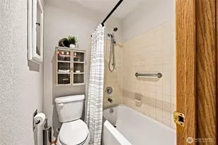 1208 S 216th St, Seattle, WA 98198 - Photo 23